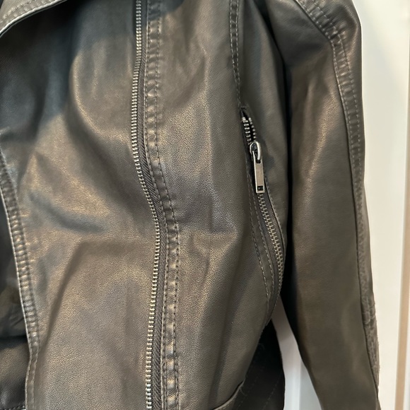 Lt. Black Universal Thread Faux Leather Jacket Target Size Small Like New - Picture 4 of 5